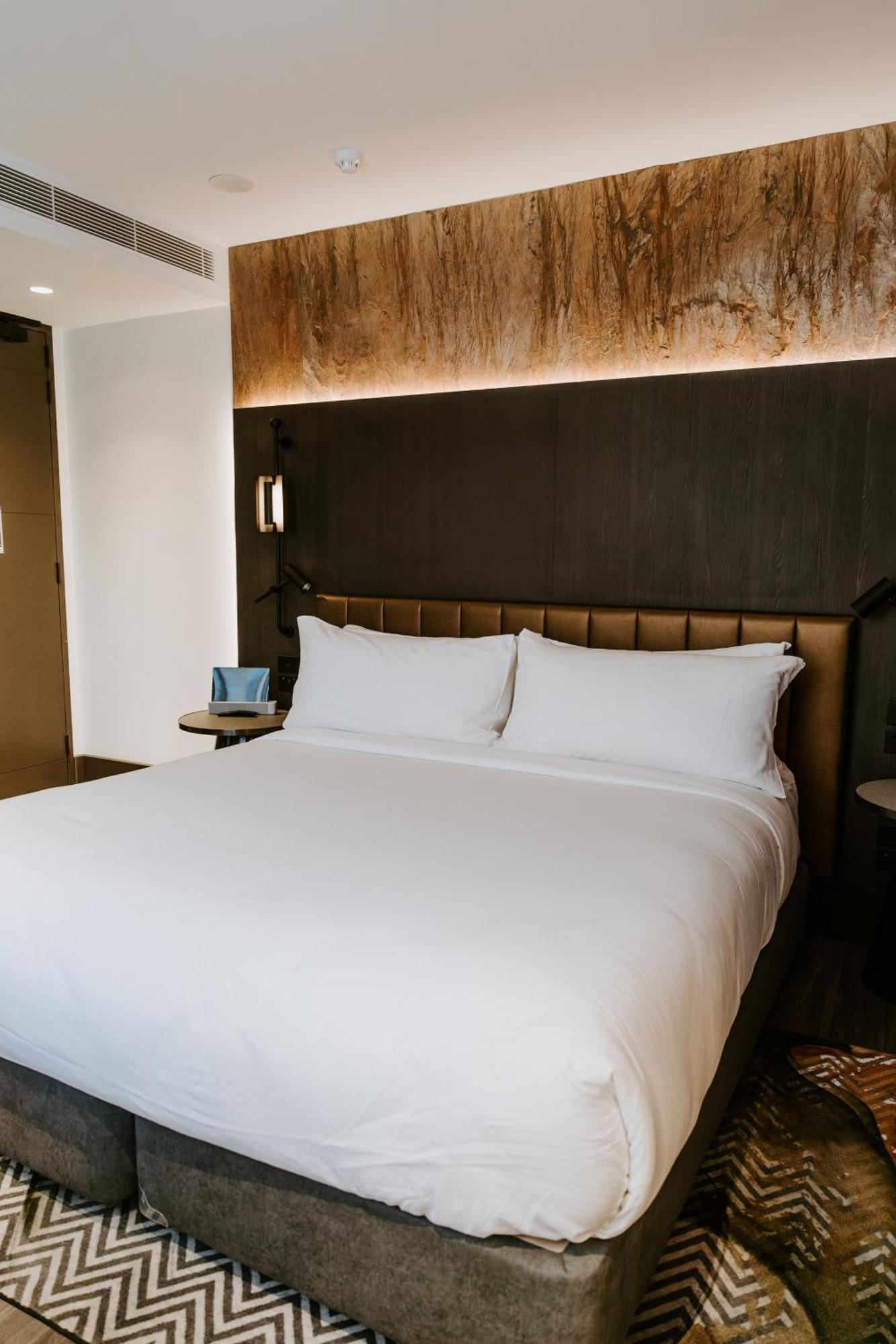 The Motley Hotel Richmond, Tapestry Collection By Hilton Melbourne Bagian luar foto