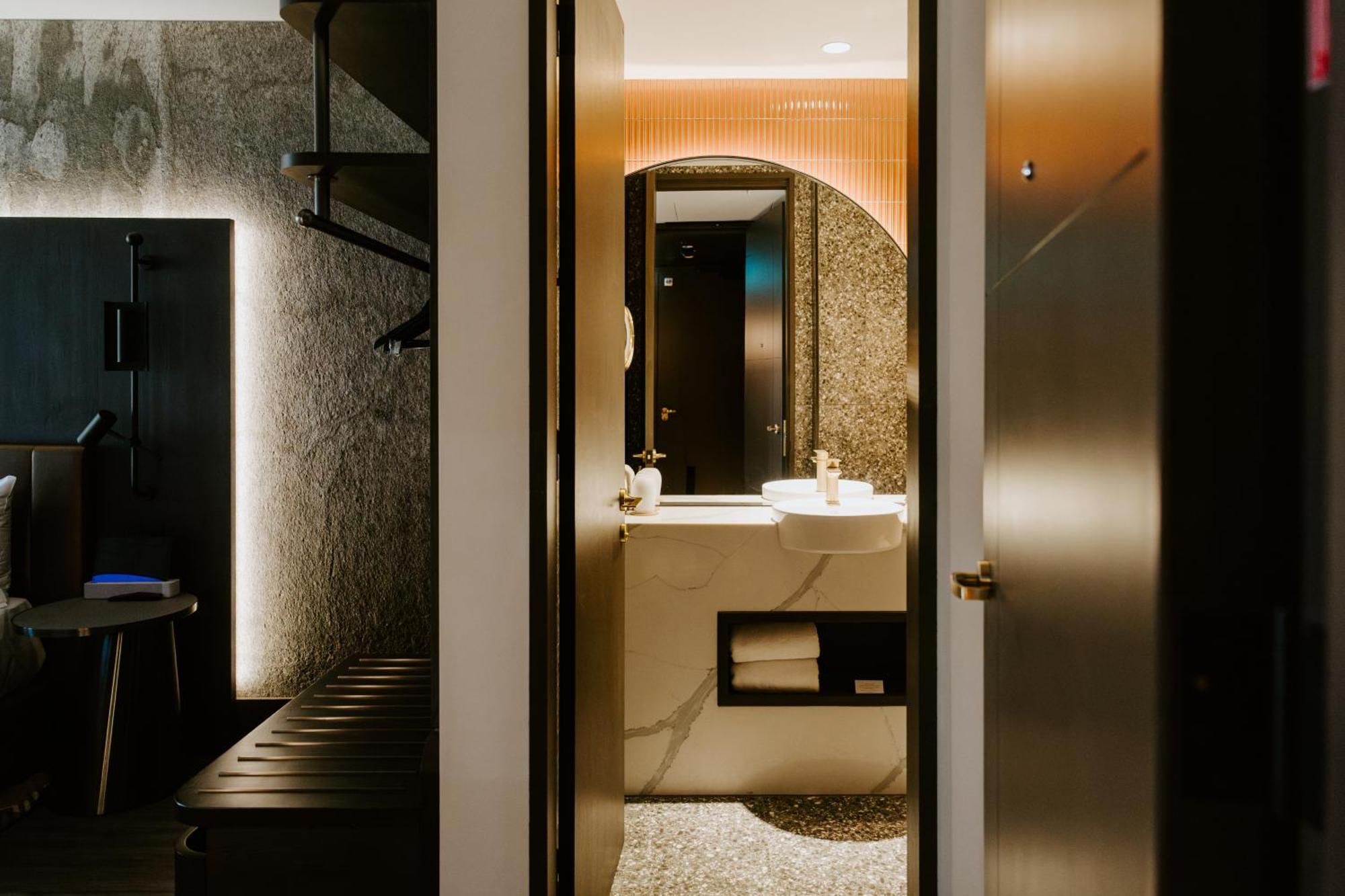 The Motley Hotel Richmond, Tapestry Collection By Hilton Melbourne Bagian luar foto